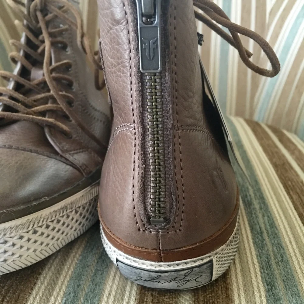 FRYE Greene High Back Zip in Grey